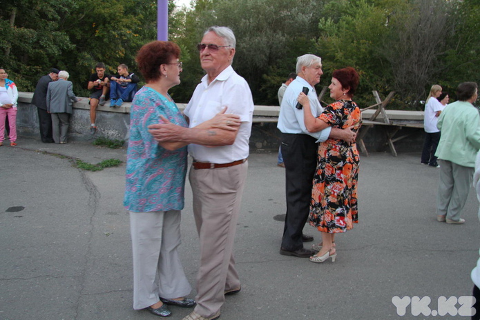 Нарушая законы