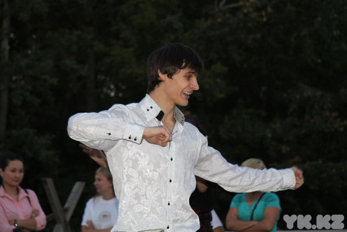 Нарушая законы