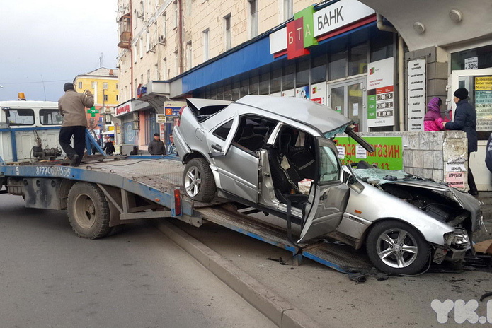 Влетел в крыльцо (+фото)