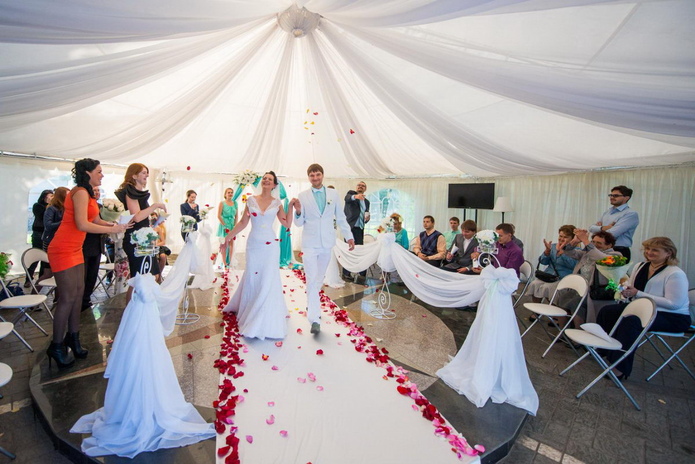 Шикарные свадьбы под роскошным шатром - PR