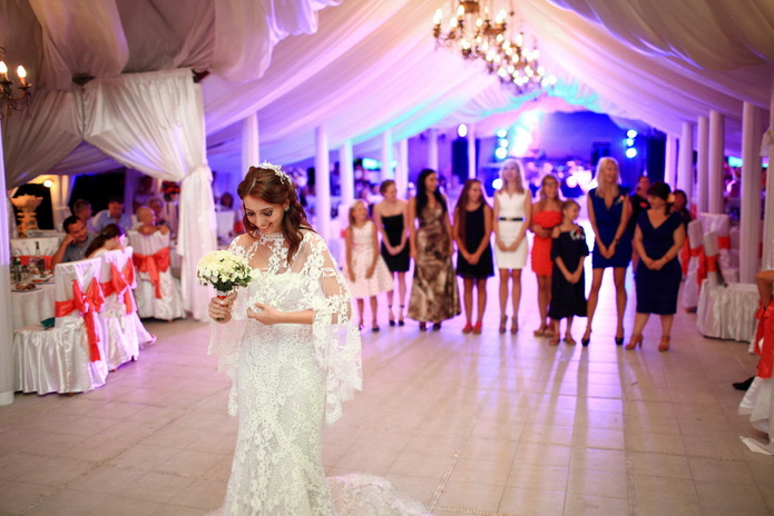 Шикарные свадьбы под роскошным шатром - PR