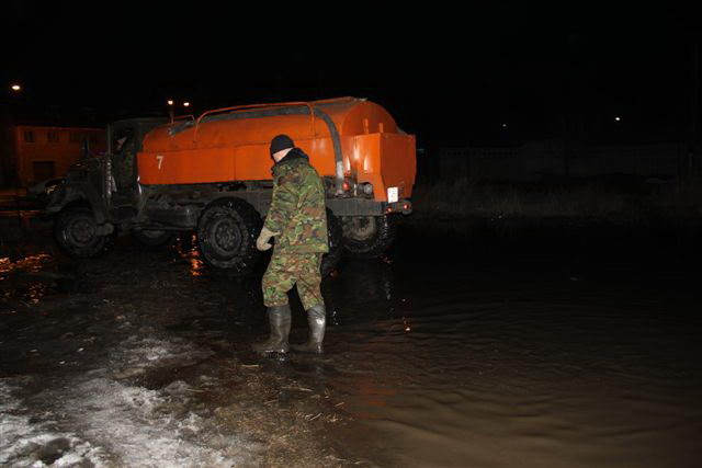 Паводков нет, нас просто топит