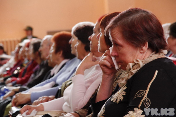 Вспоминать тяжело, забывать невозможно