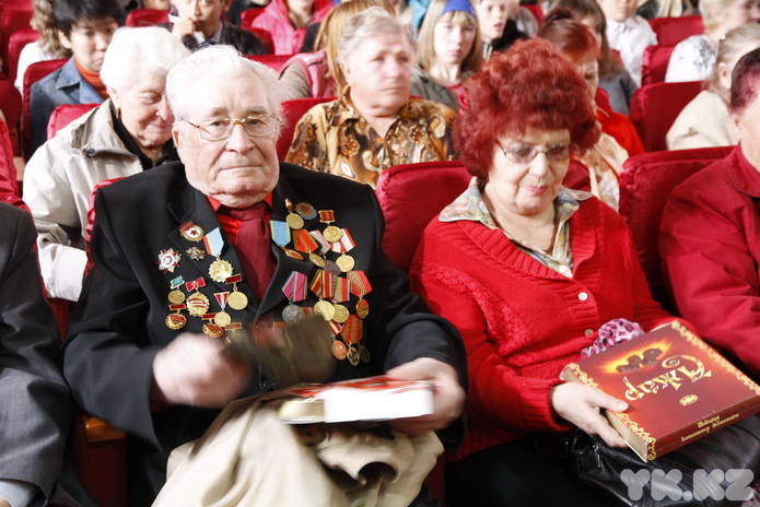 Вспоминать тяжело, забывать невозможно