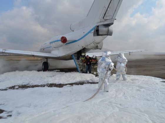 Потушили горящий самолёт