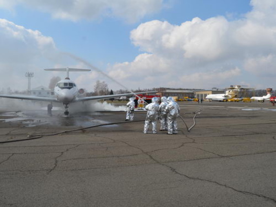 Потушили горящий самолёт