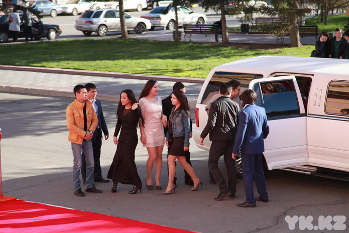 Студенты встречают весну (+фото)