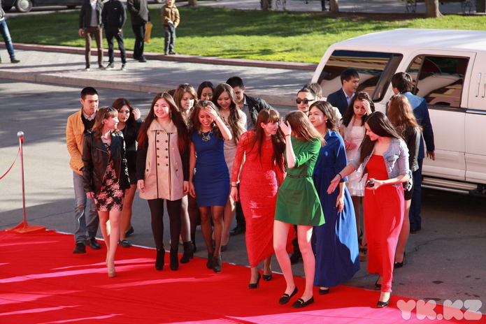 Студенты встречают весну (+фото)