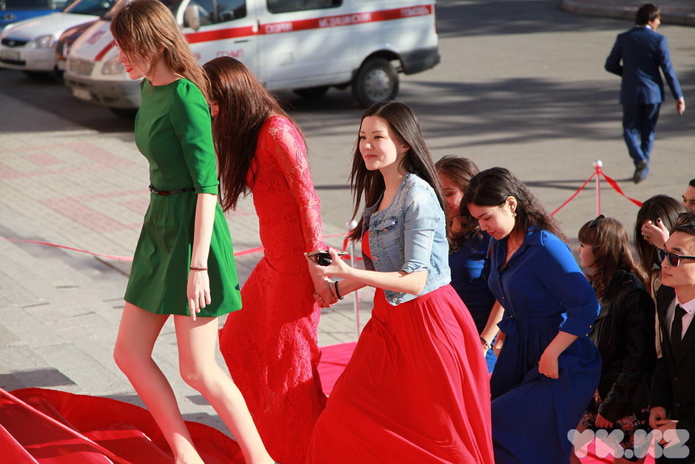 Студенты встречают весну (+фото)