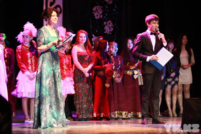 Студенты встречают весну (+фото)