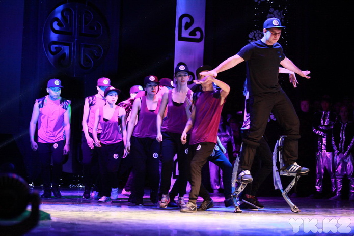 Студенты встречают весну (+фото)