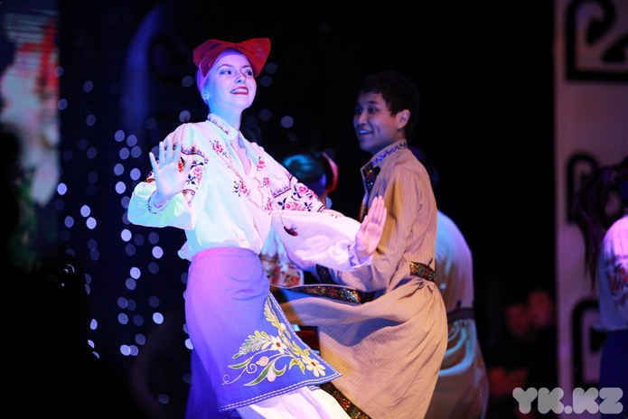 Студенты встречают весну (+фото)