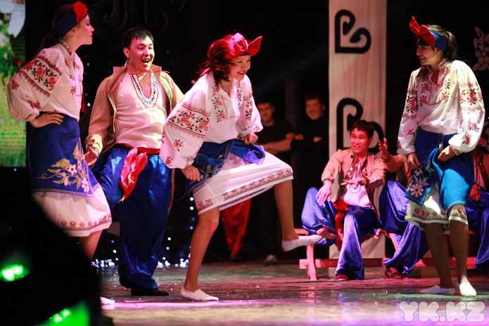 Студенты встречают весну (+фото)