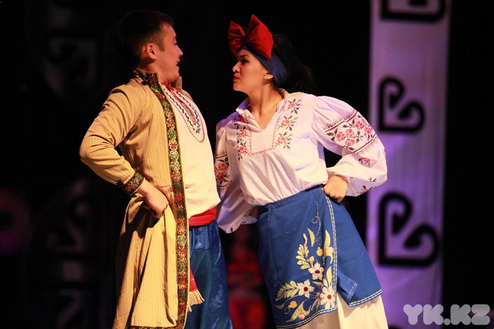 Студенты встречают весну (+фото)