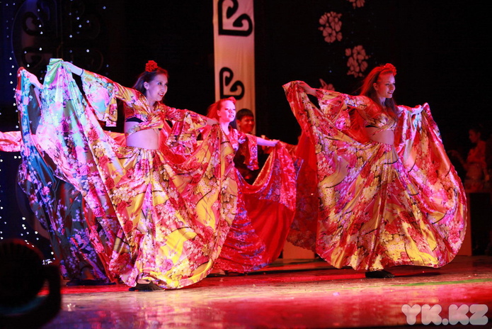 Студенты встречают весну (+фото)