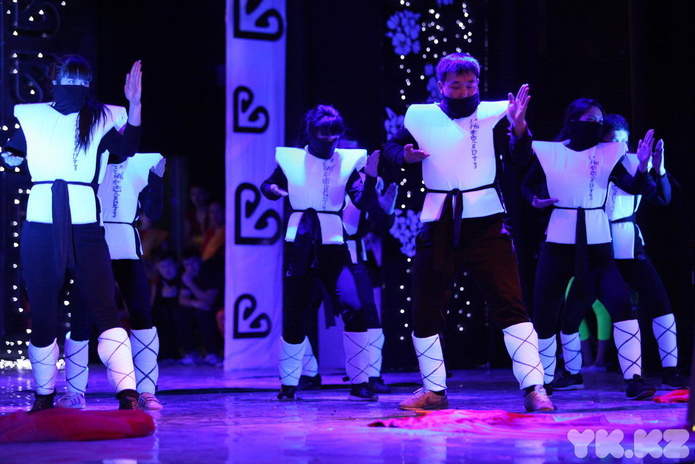 Студенты встречают весну (+фото)