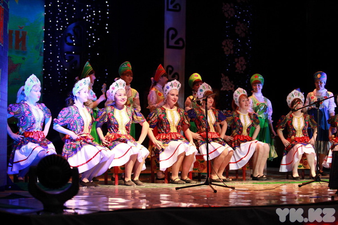 Студенты встречают весну (+фото)