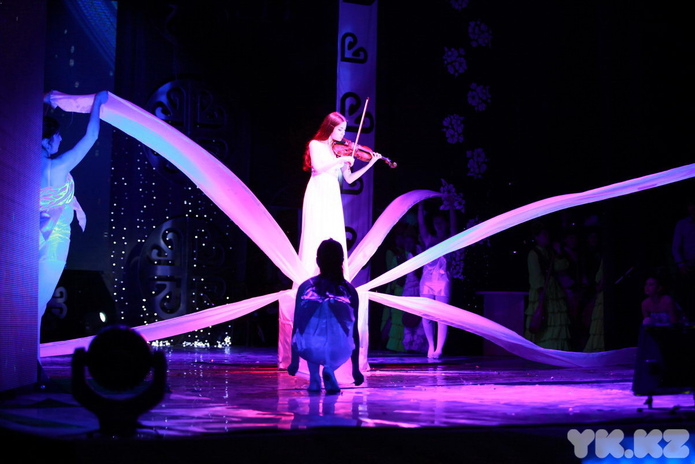 Студенты встречают весну (+фото)