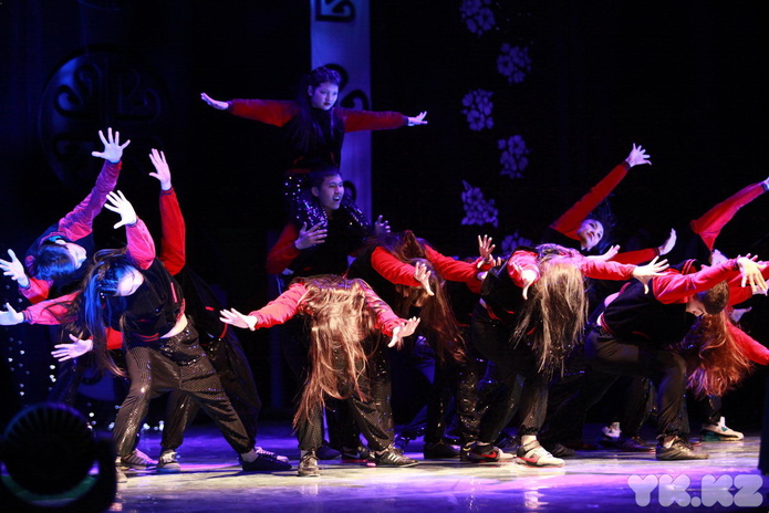 Студенты встречают весну (+фото)