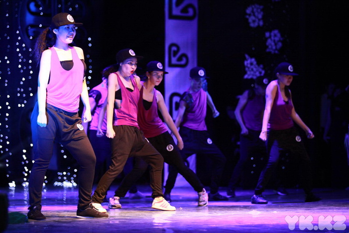 Студенты встречают весну (+фото)