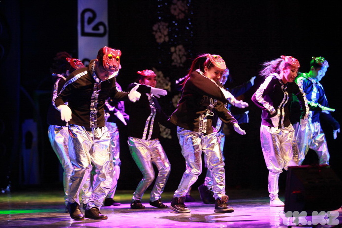 Студенты встречают весну (+фото)