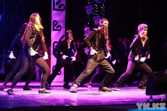 Студенты встречают весну (+фото)