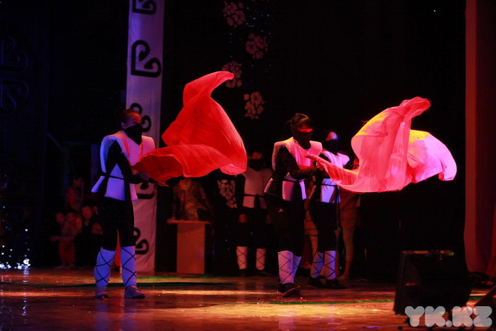 Студенты встречают весну (+фото)