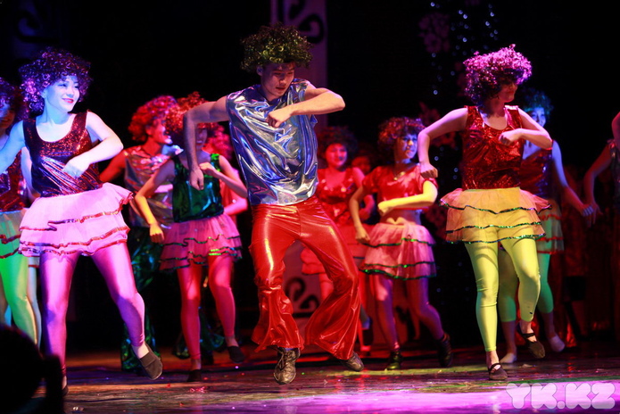 Студенты встречают весну (+фото)