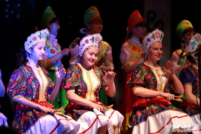 Студенты встречают весну (+фото)