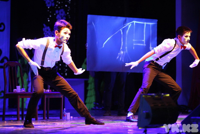 Студенты встречают весну (+фото)