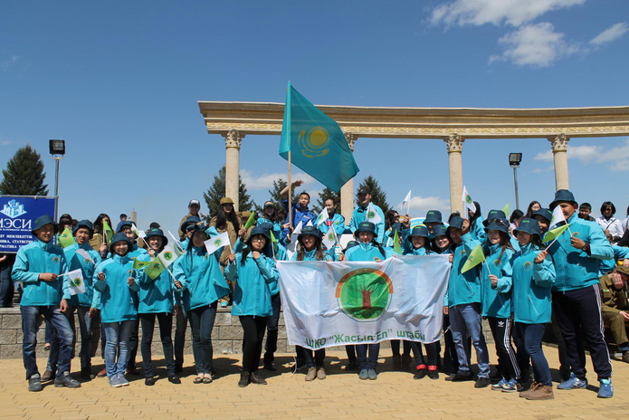 Молодежь будет строить