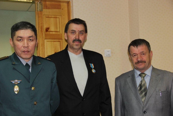 Вынес на руках