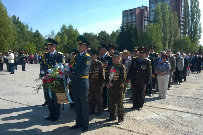 Цветы к Вечному огню