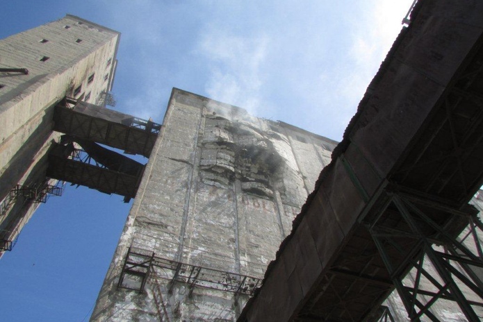 Взрывом снесло стену (+фото)