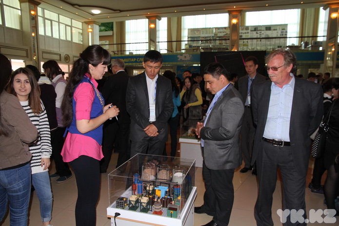 Искусственные смерчи, пылающие чипсы, золотые мозги