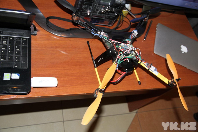 Искусственные смерчи, пылающие чипсы, золотые мозги