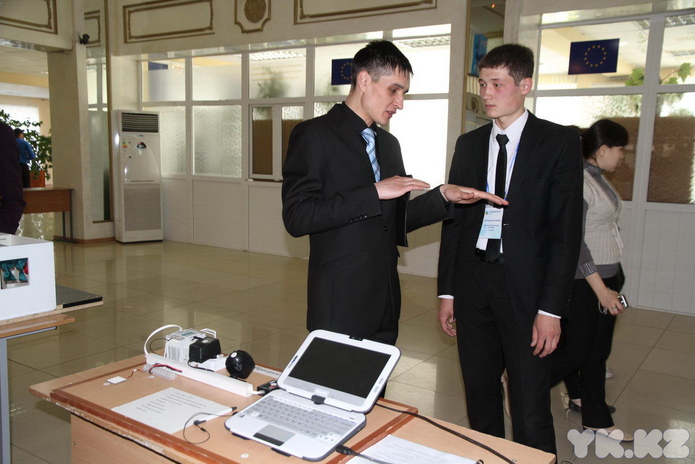 Искусственные смерчи, пылающие чипсы, золотые мозги