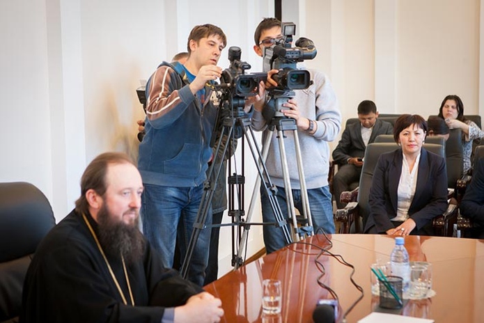 Птица о двух крыльях