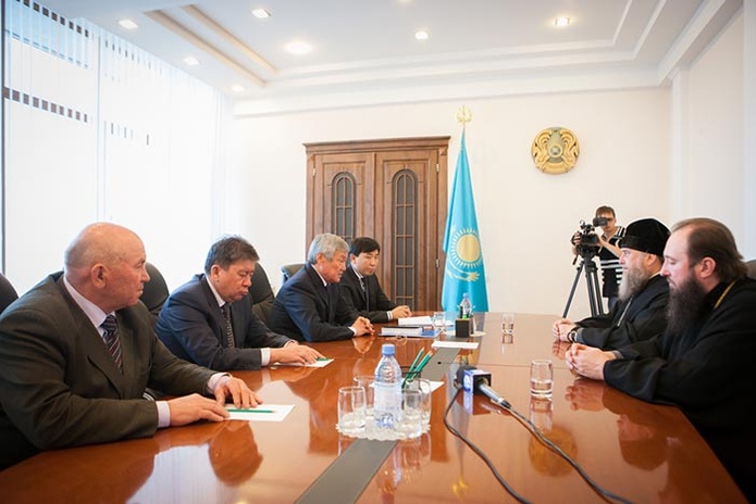 Птица о двух крыльях