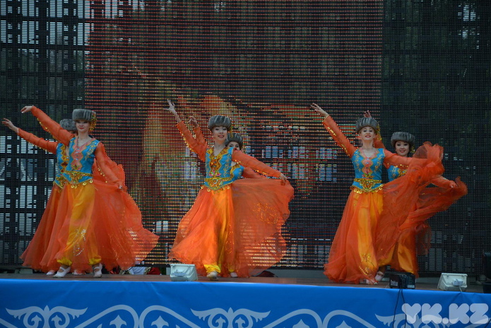 Танцуют все (+фото)