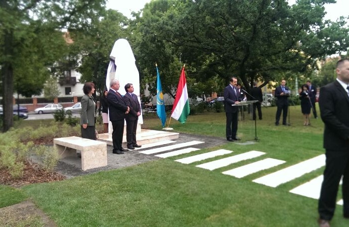 Памятник – в Венгрии