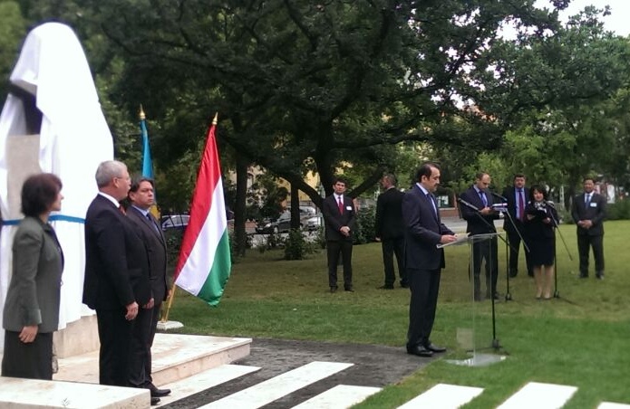 Памятник – в Венгрии