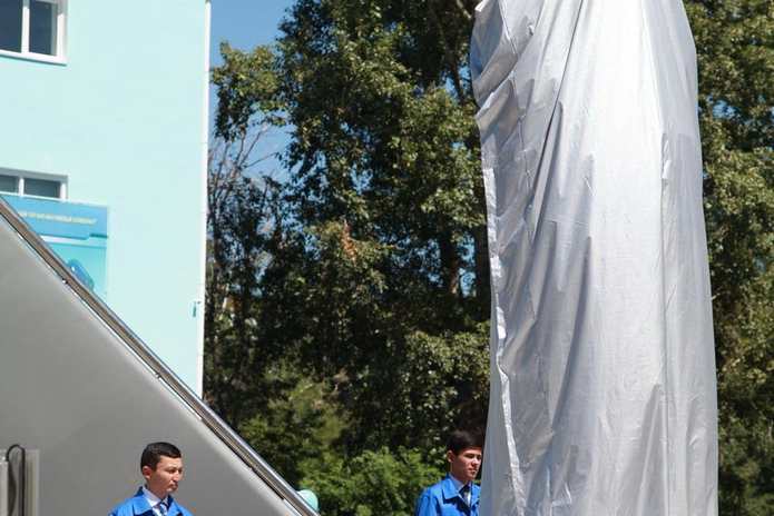 Увековечен в бронзе (+фото)