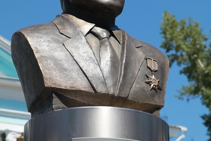 Увековечен в бронзе (+фото)