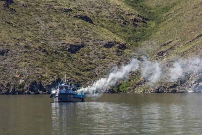 Море синее зажгли (+фото)