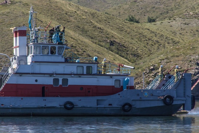 Море синее зажгли (+фото)