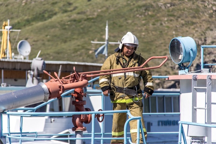 Море синее зажгли (+фото)