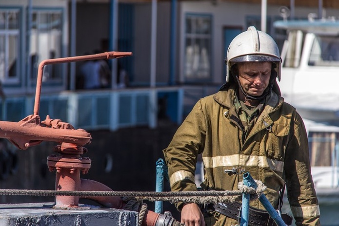 Море синее зажгли (+фото)