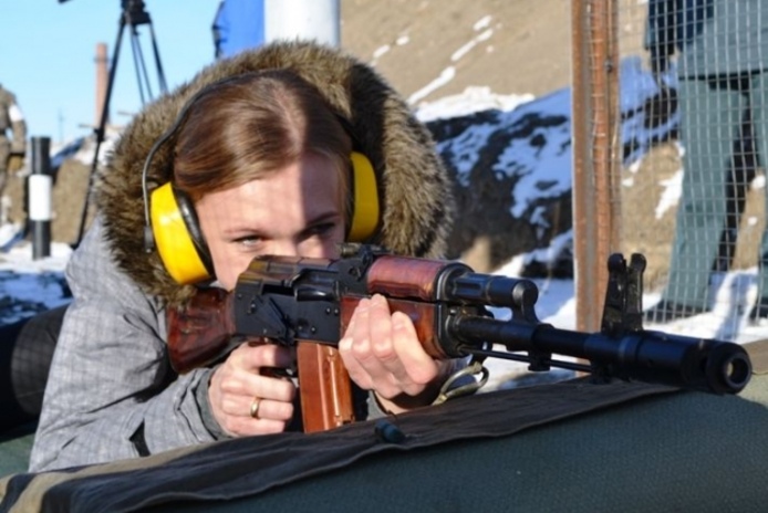 Ещё и стреляет