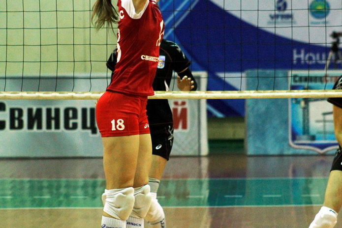 Девушки с мячом (+фото)